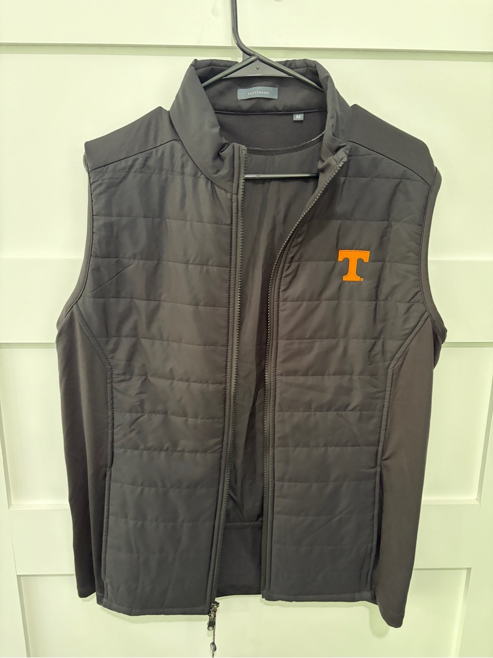 NWT Mens Turtleson Tennessee University Vest